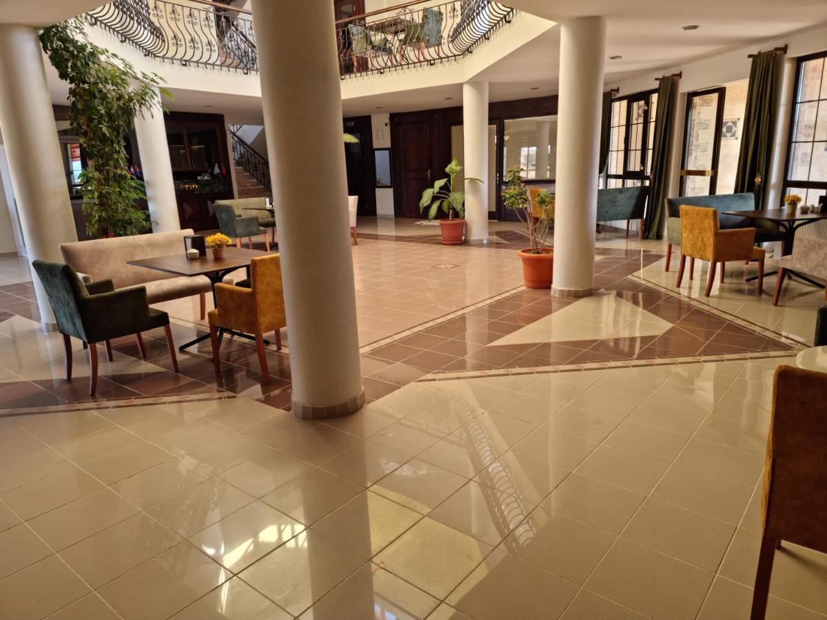 Flora Hotel Гелиболу Екстериор снимка